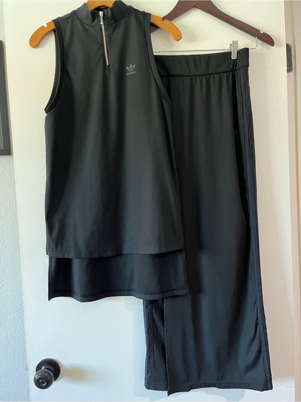 adidas Women’s Black Sleeveless Zip Neck Top & Skirt Set XS